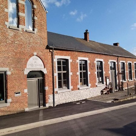 La Chapelle Bed & Breakfast Динант Екстериор снимка